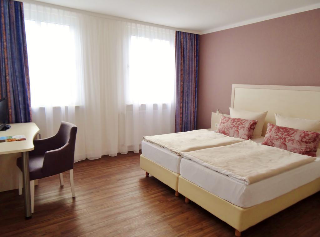 Landhotel Alte Schule - Hotel Garni Schillig Zewnętrze zdjęcie
